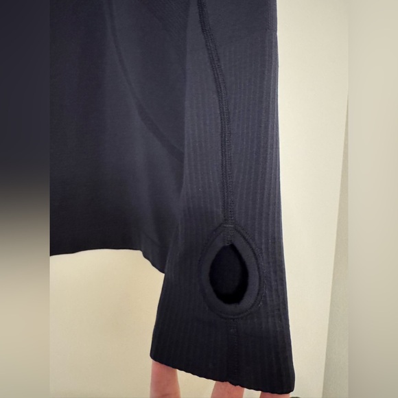 Lululemon Swiftly Tech Long Sleeve Crew Shirt in Navy - Picture 3 of 5
